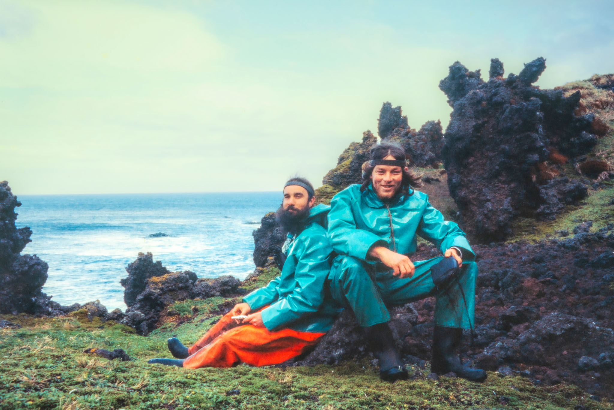 1176 MM13679 LH.Lex Hes right and James Gleeson Prince Edward Island S. Indian Ocean